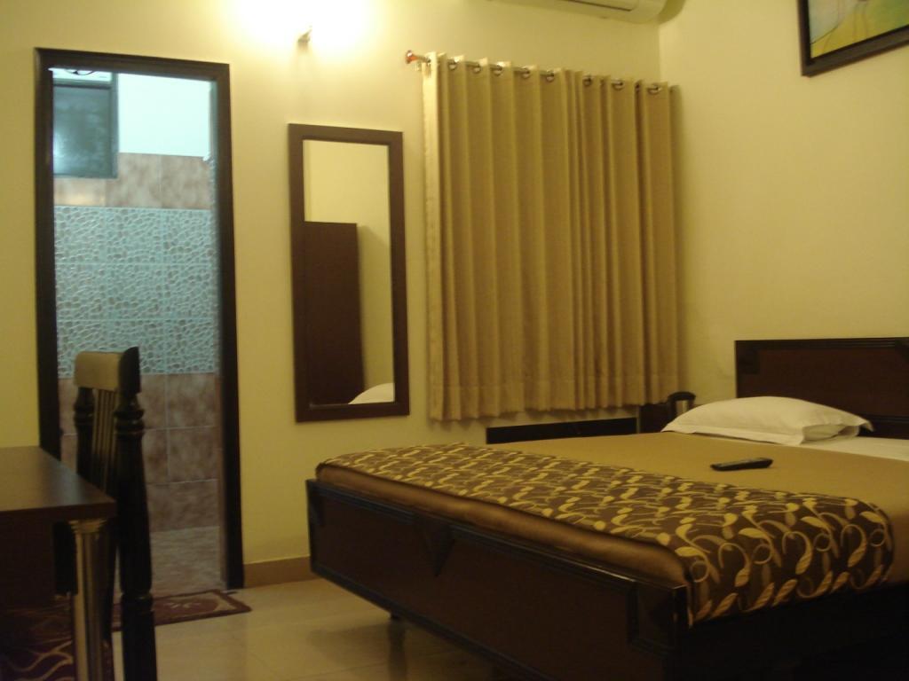 Hotel Utsav Dehradun Exterior photo