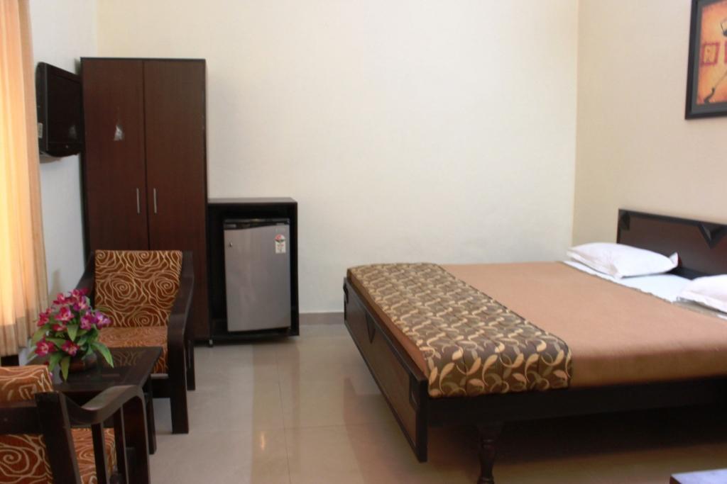 Hotel Utsav Dehradun Exterior photo