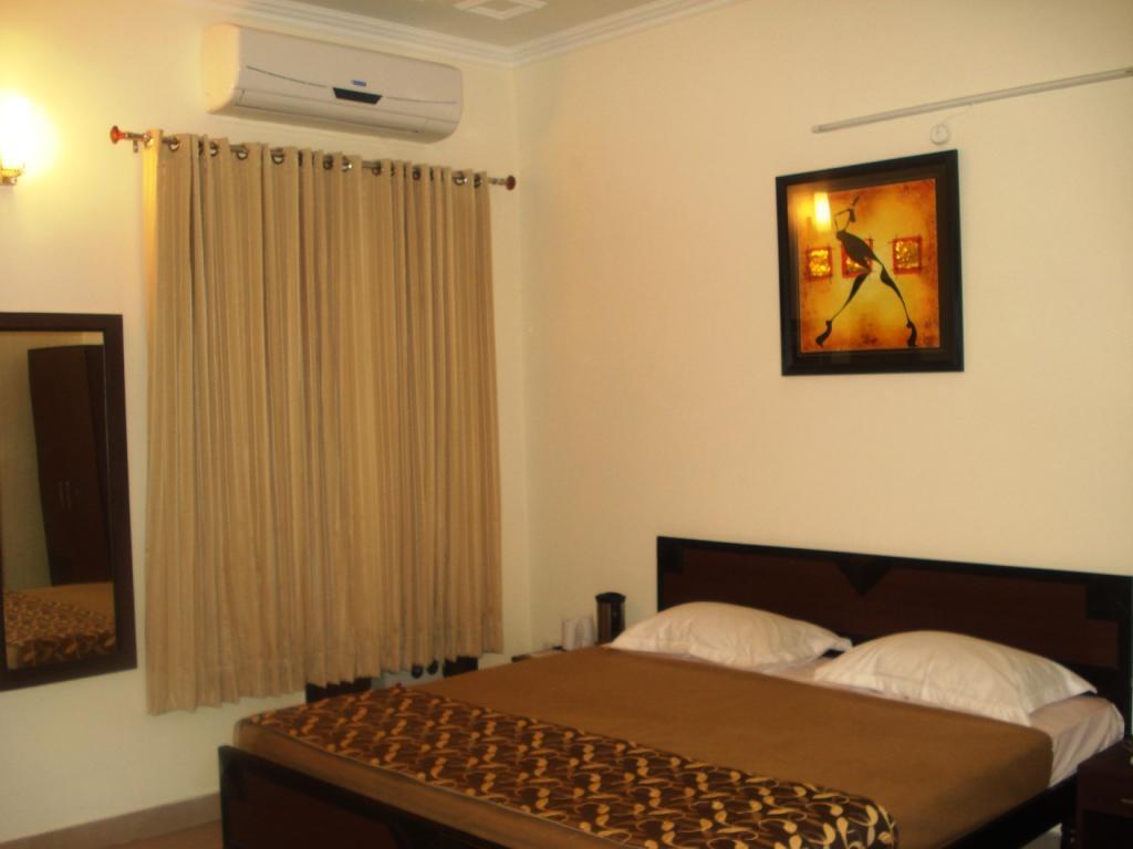 Hotel Utsav Dehradun Exterior photo