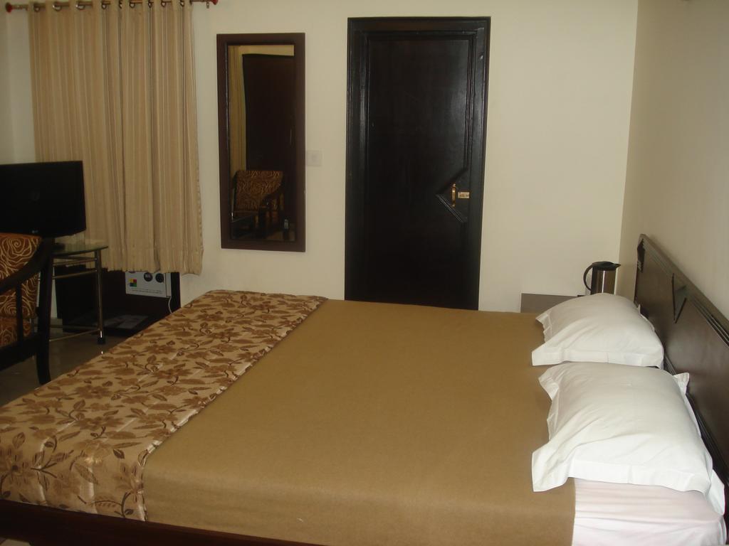 Hotel Utsav Dehradun Exterior photo